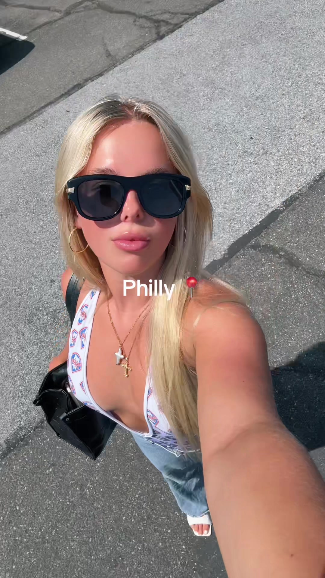 @elliebluegregoria