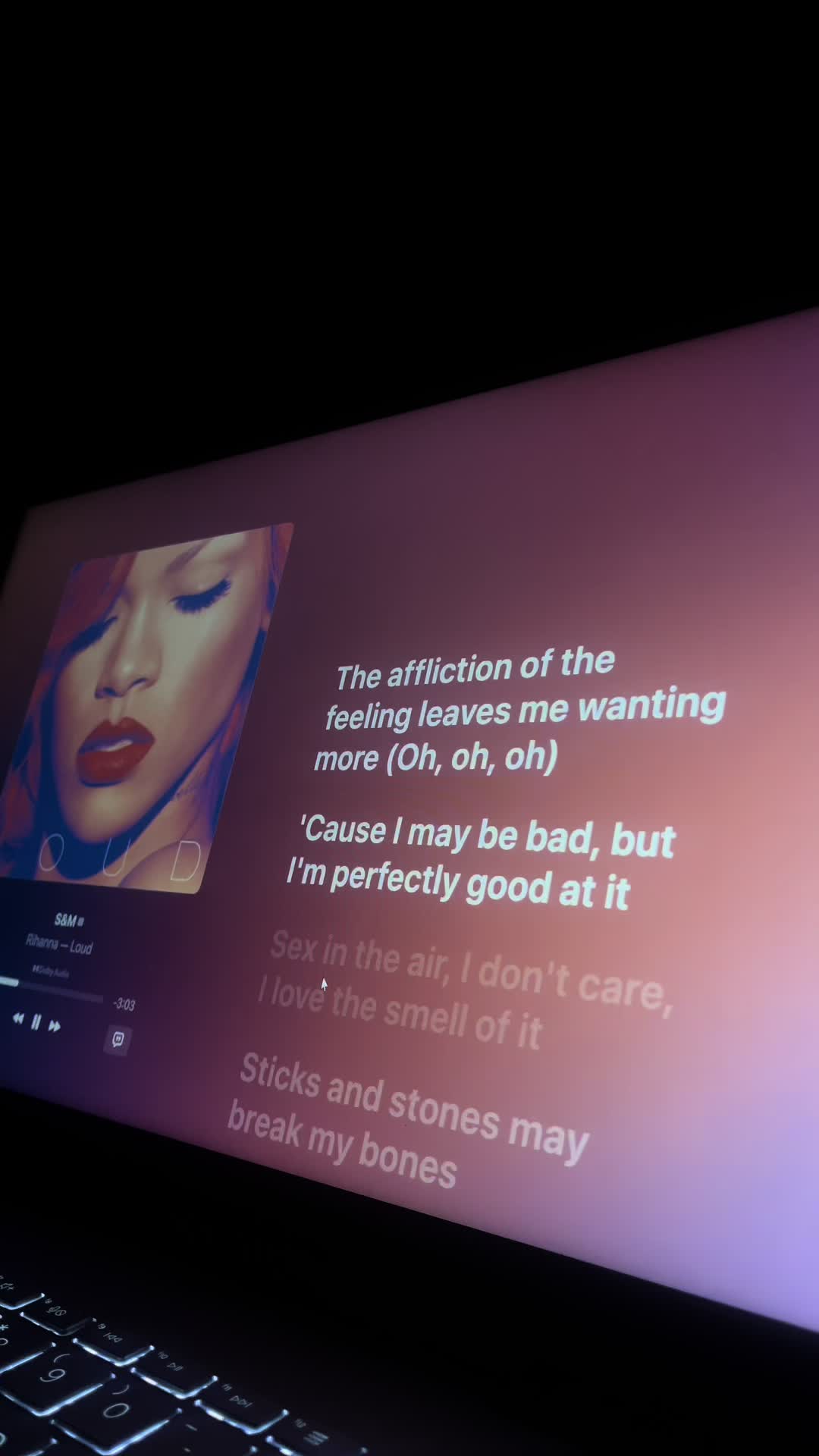 @Hit Lyrics