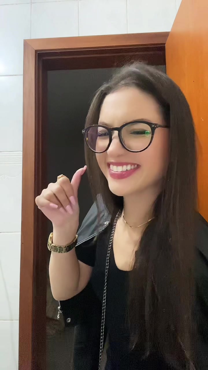 @Tain&aacute;_Ruhnt