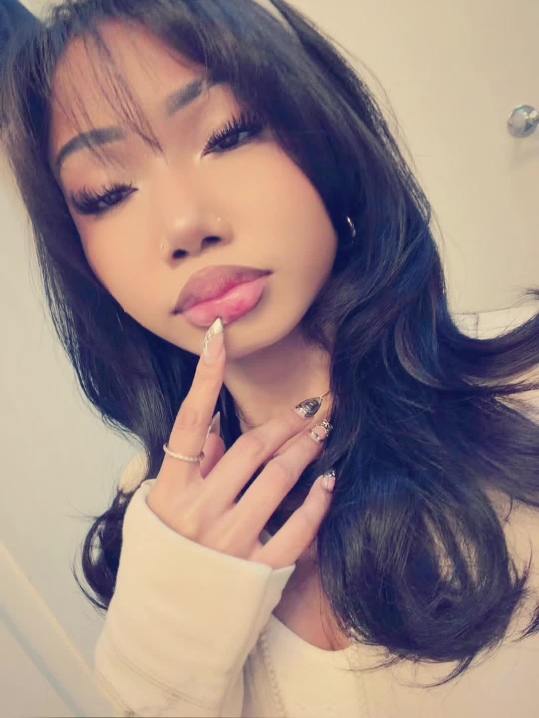 @️
