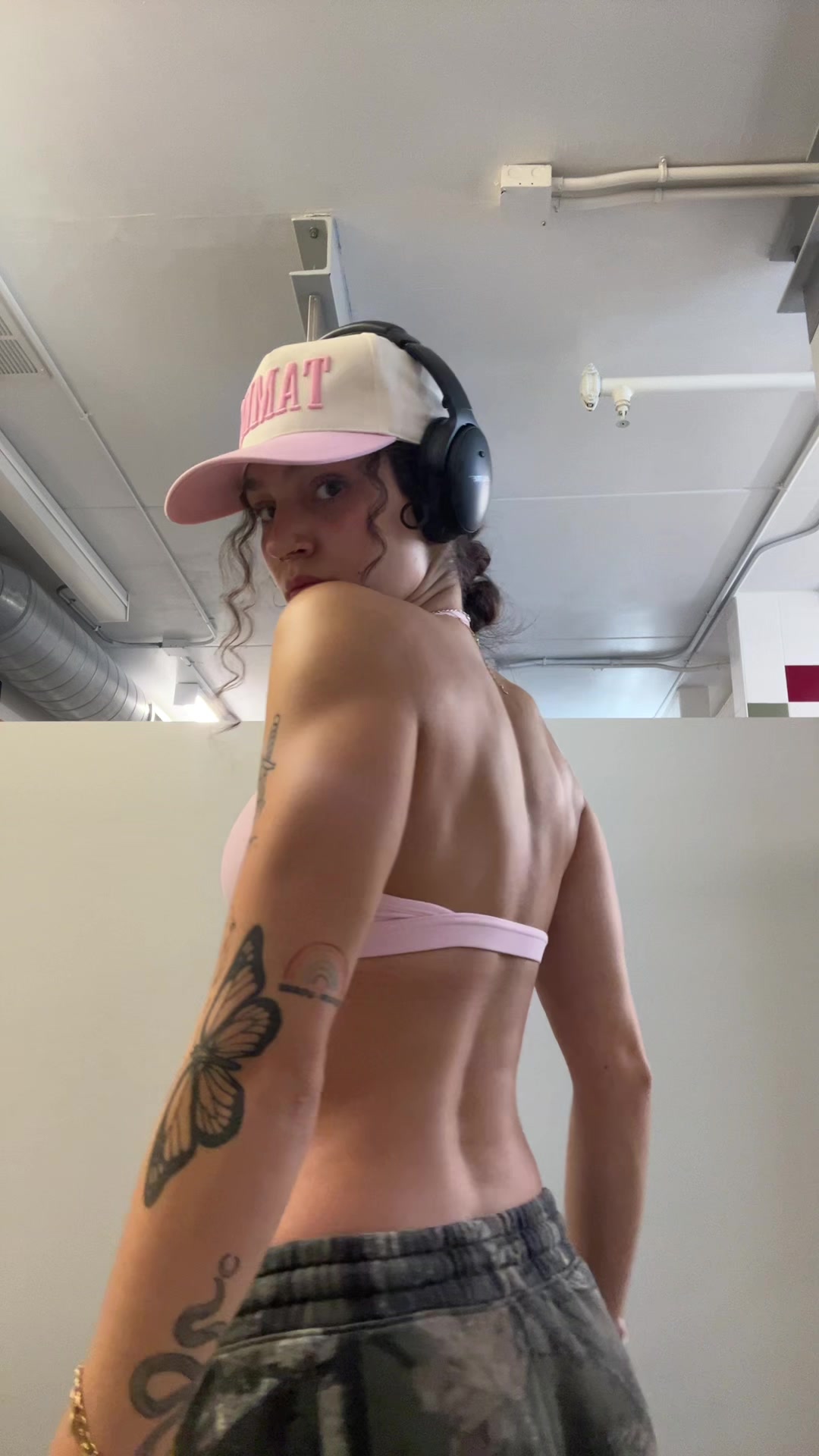 @Bella