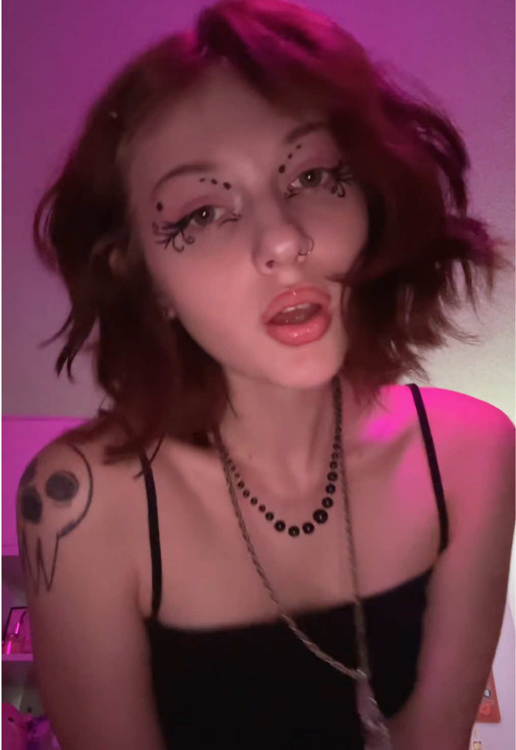 @v <3