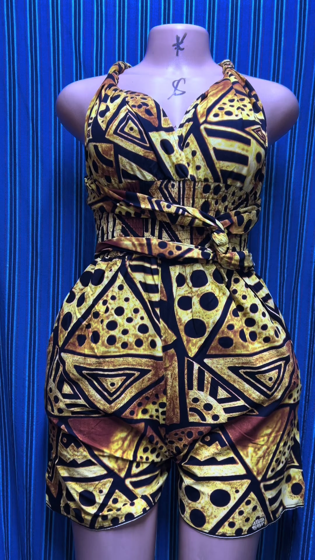 @njambifrika.outfit