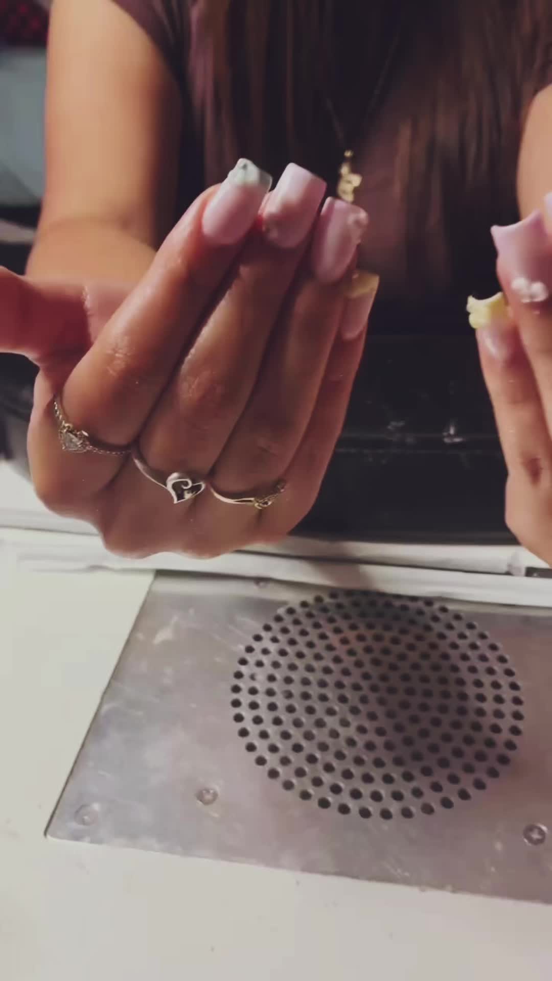 @manisbyzeze