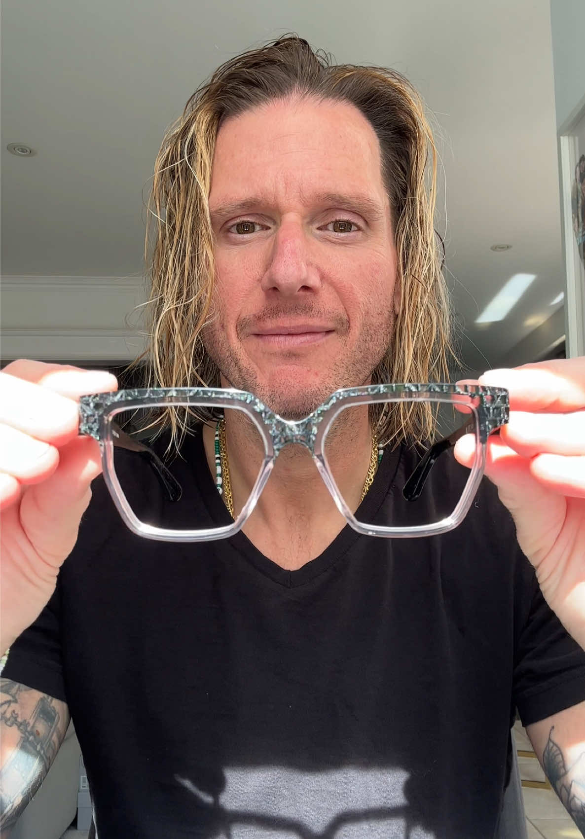 @Stevewearsglasses