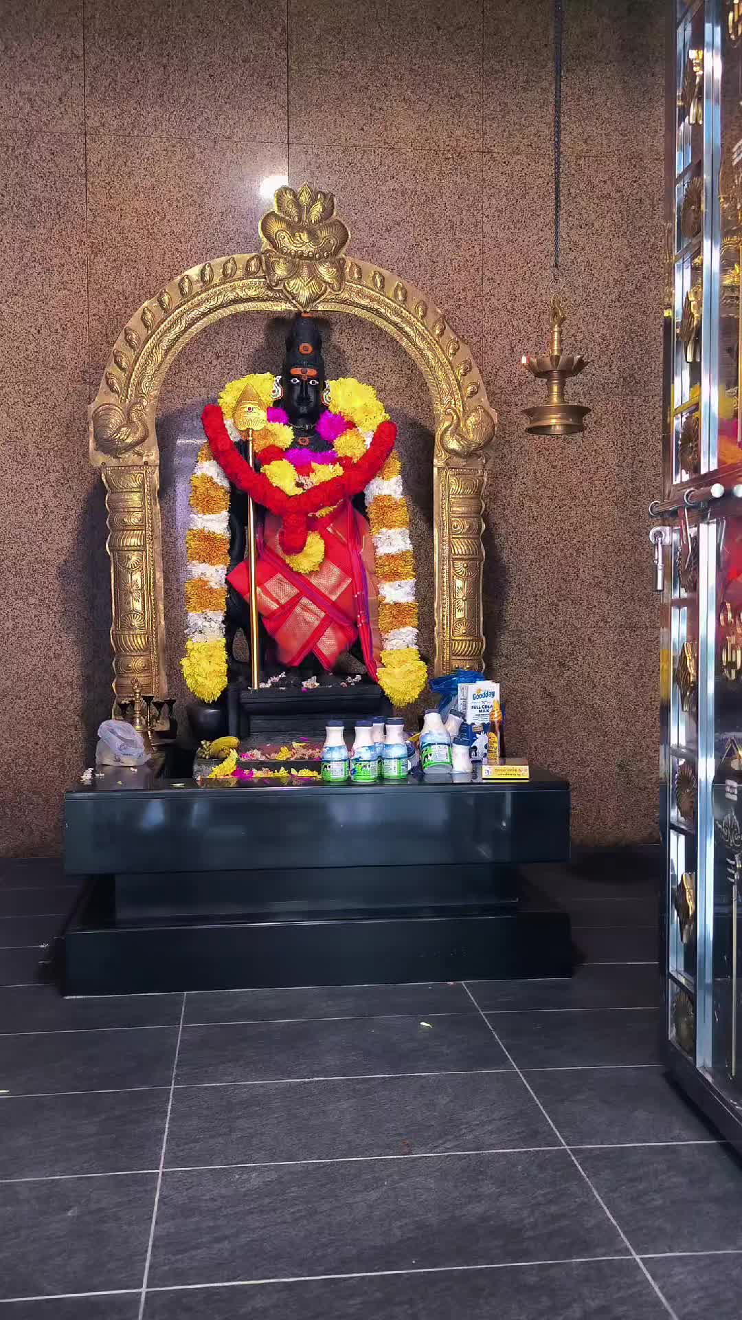 @YourBoyVinoth