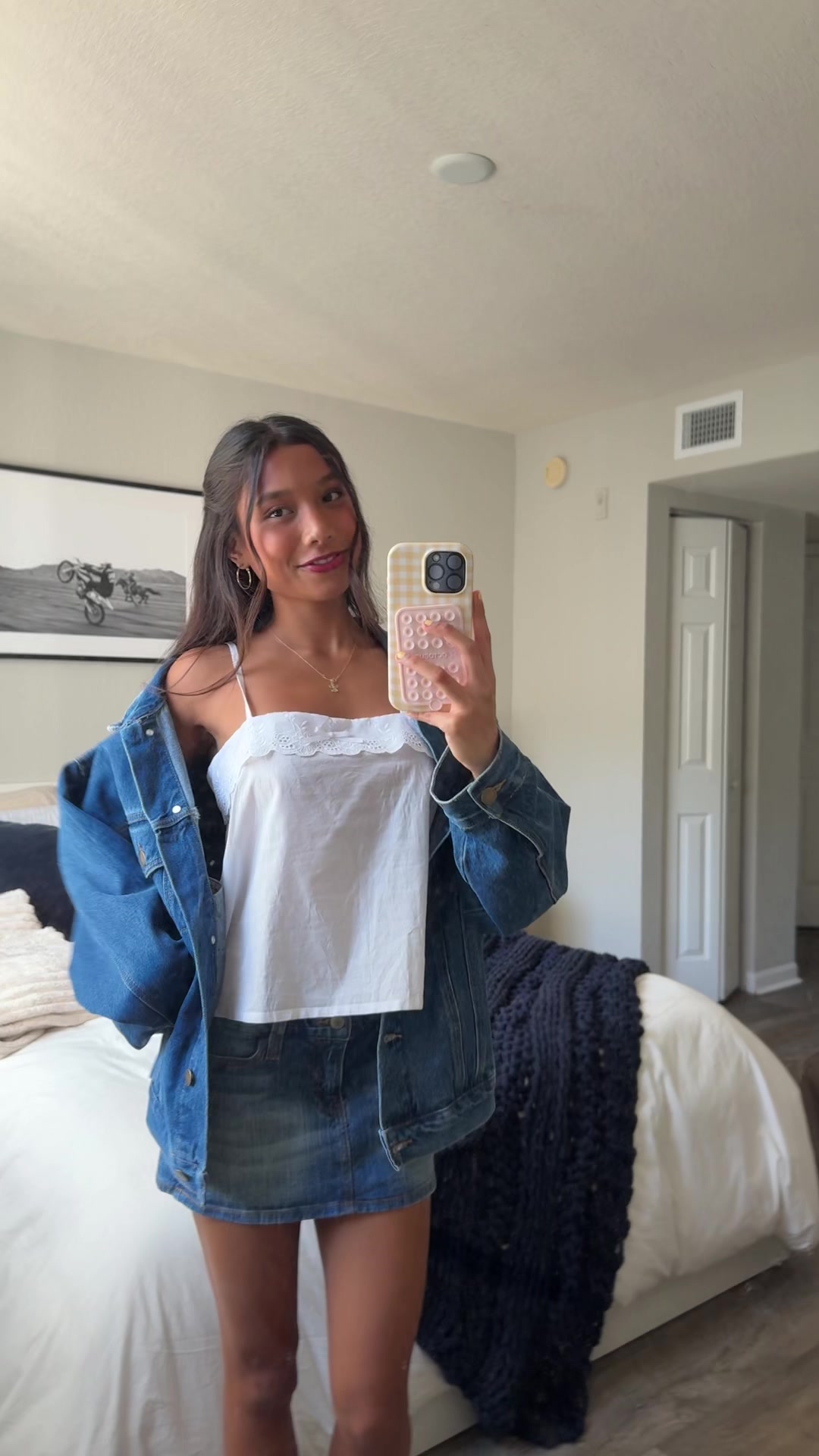 @larasantaines