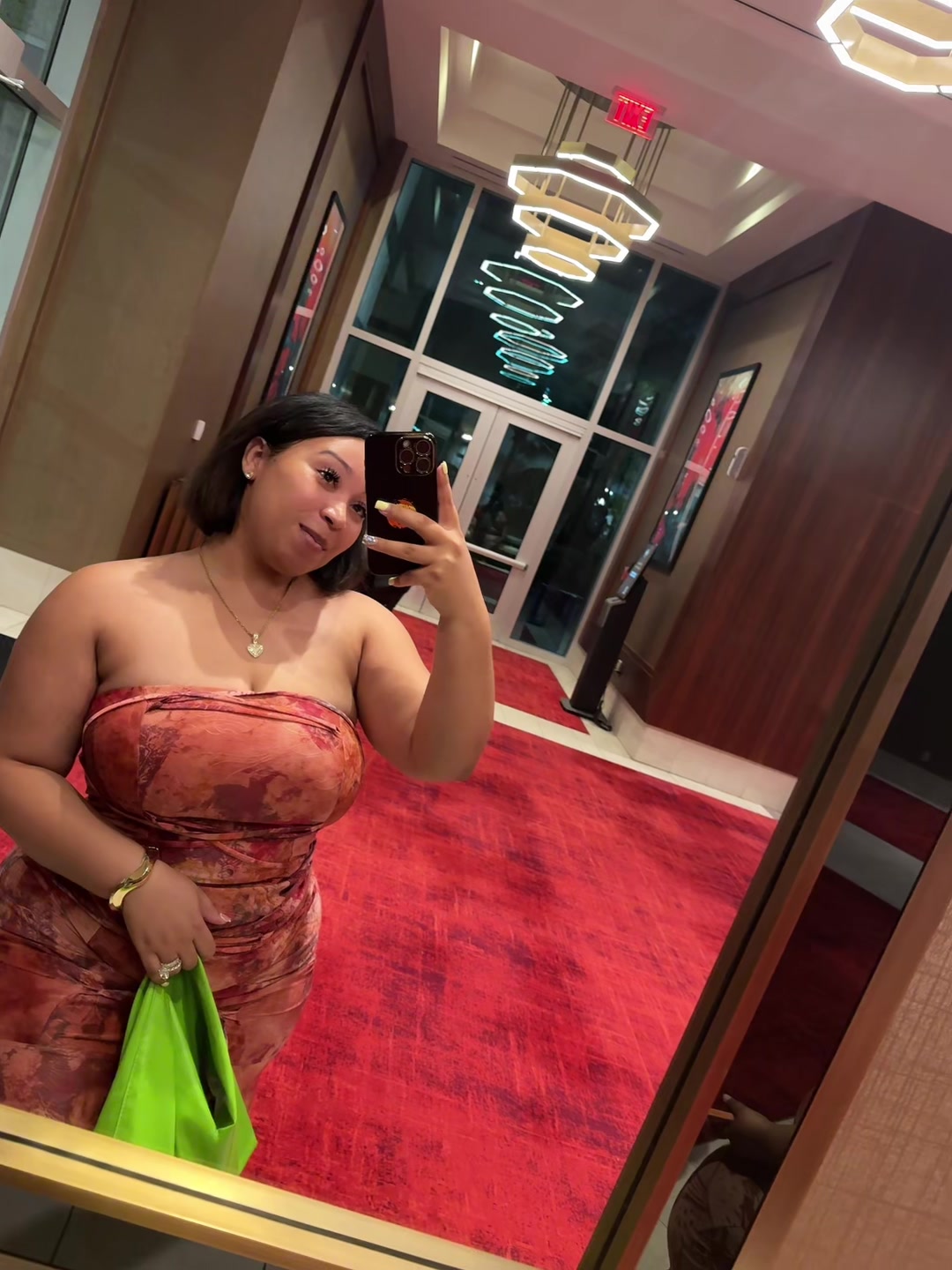 @YourAuntieMoe