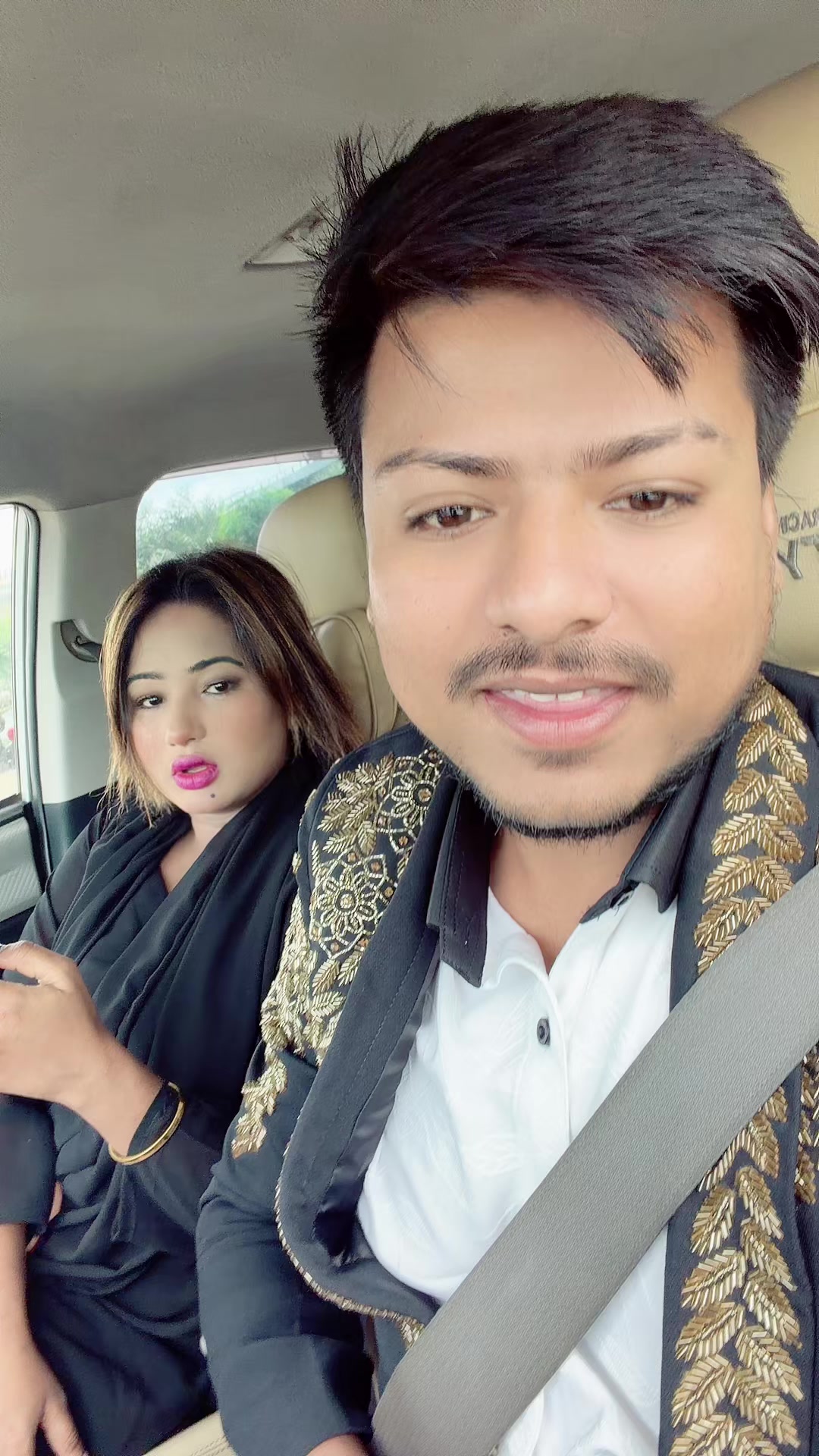 @Max Ovi Riaz