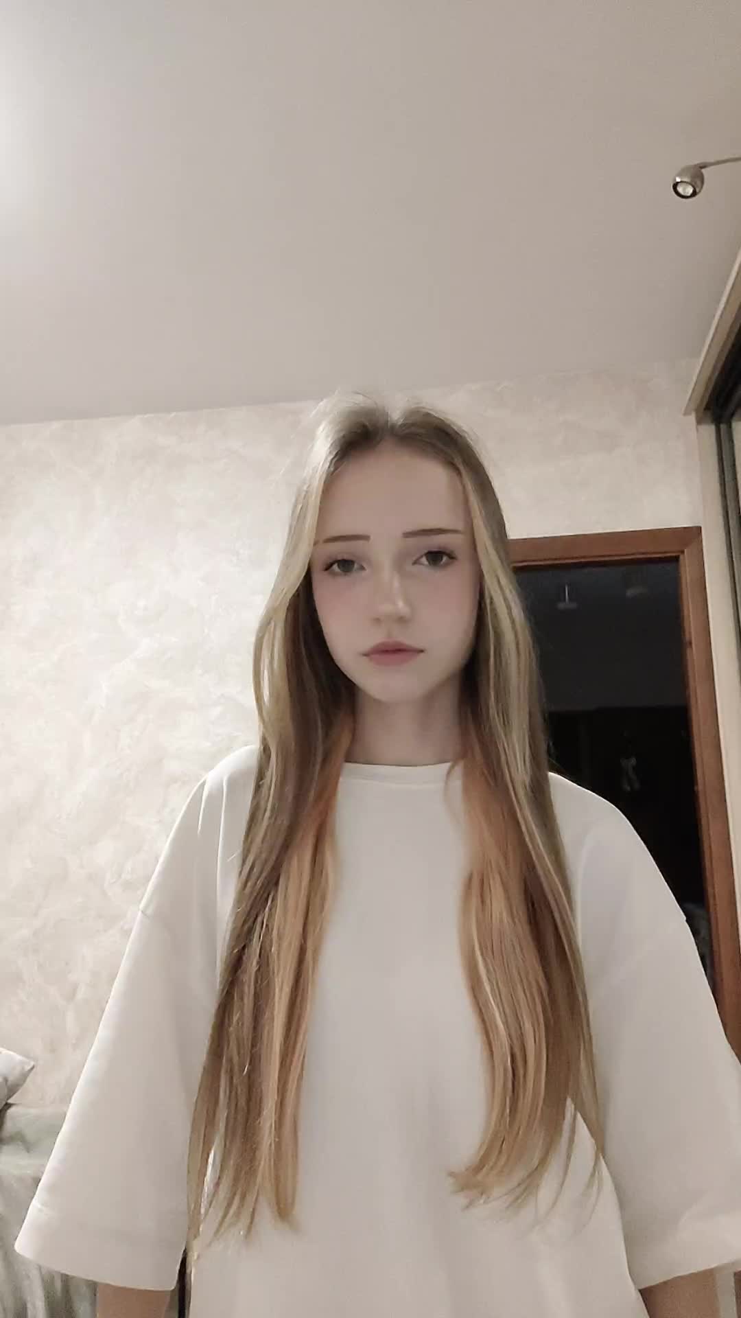 @Kiwvwra🍇