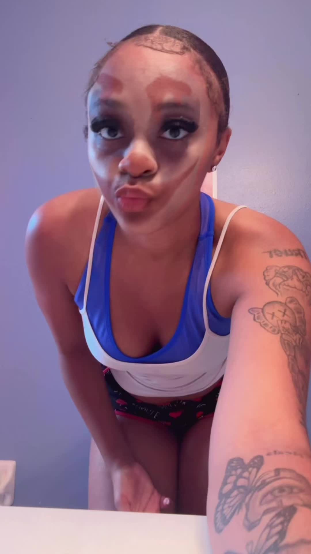 @Baby Dee🥰