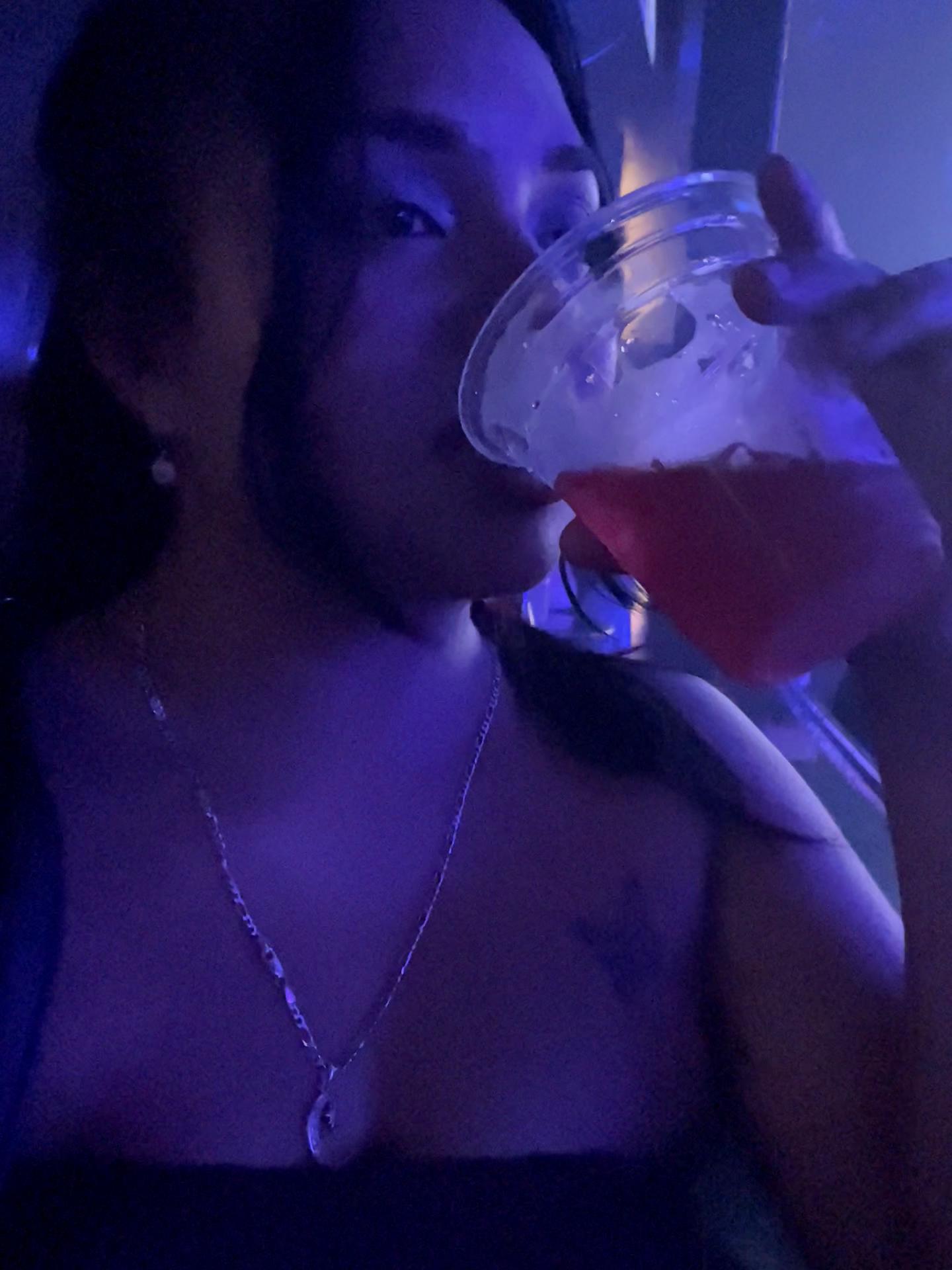 @yoliespinal