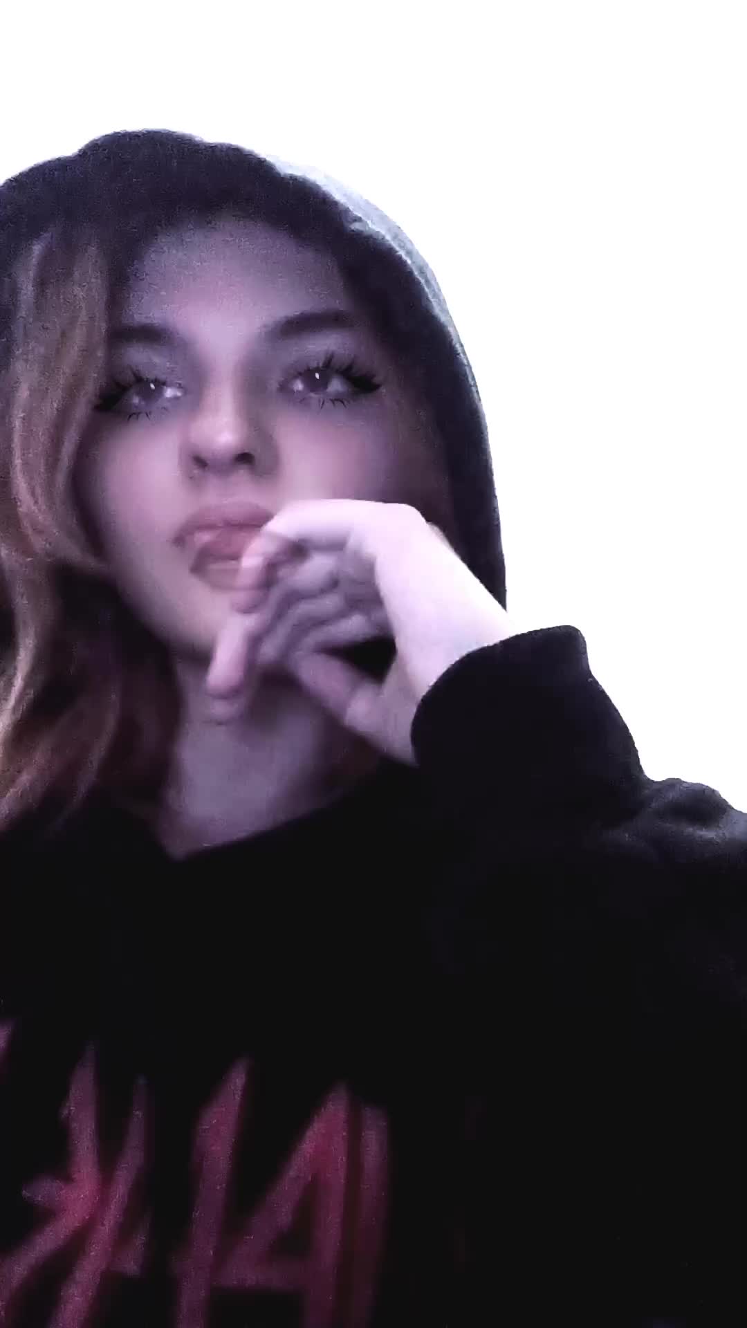 @Bella