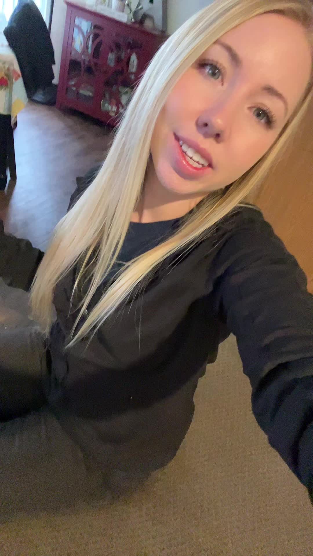 @Blondie_93