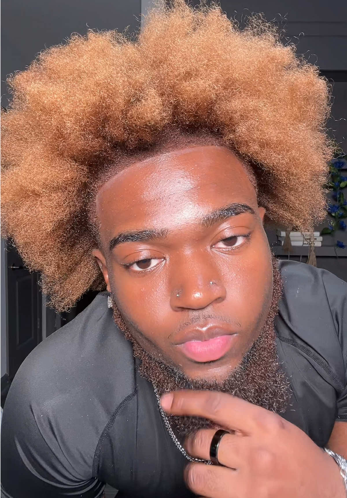 @MarcusOnThatHair 𖣂