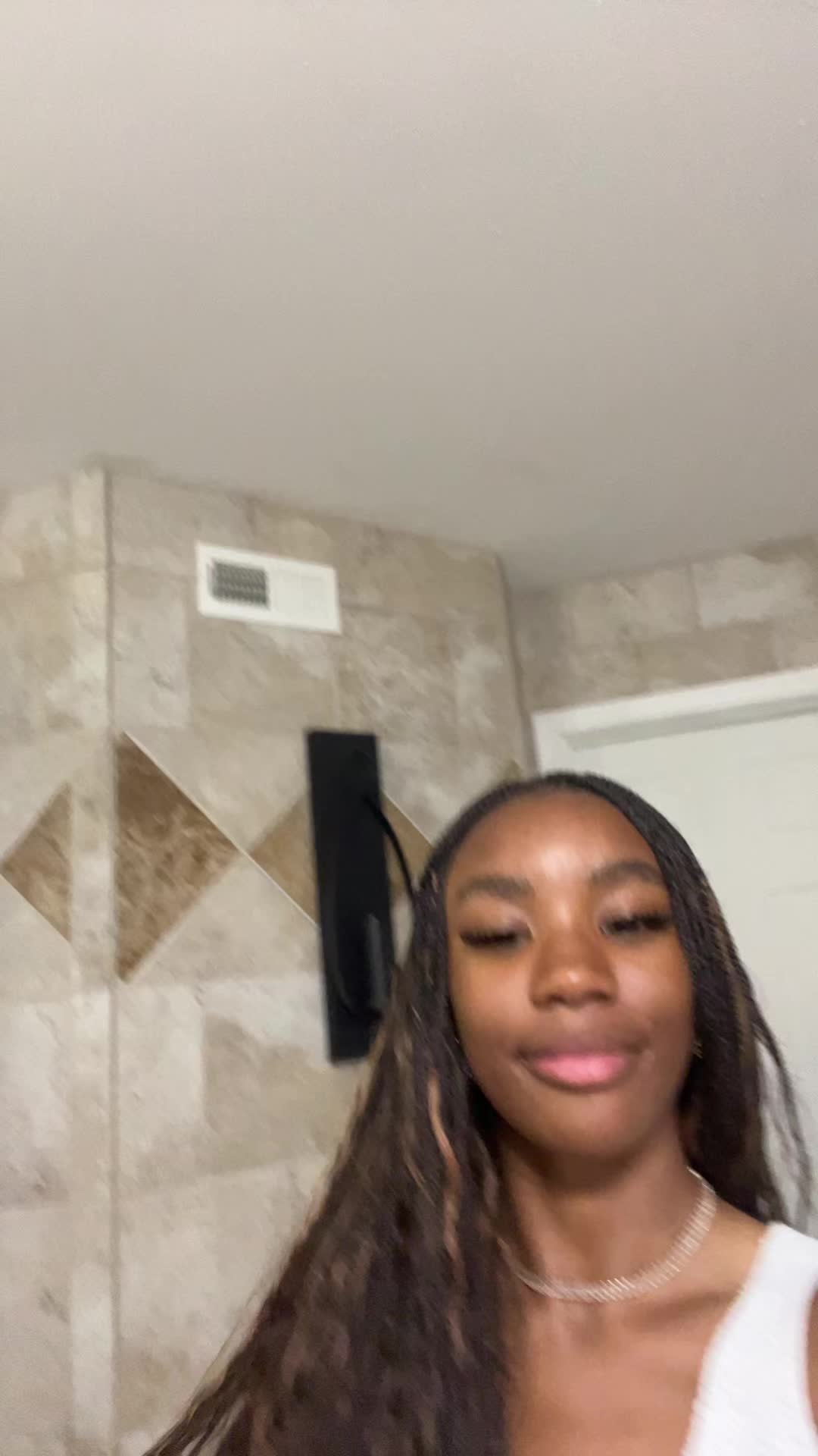 @𝒞𝑒𝓈𝒾𝓁𝓎 👸🏽🎀