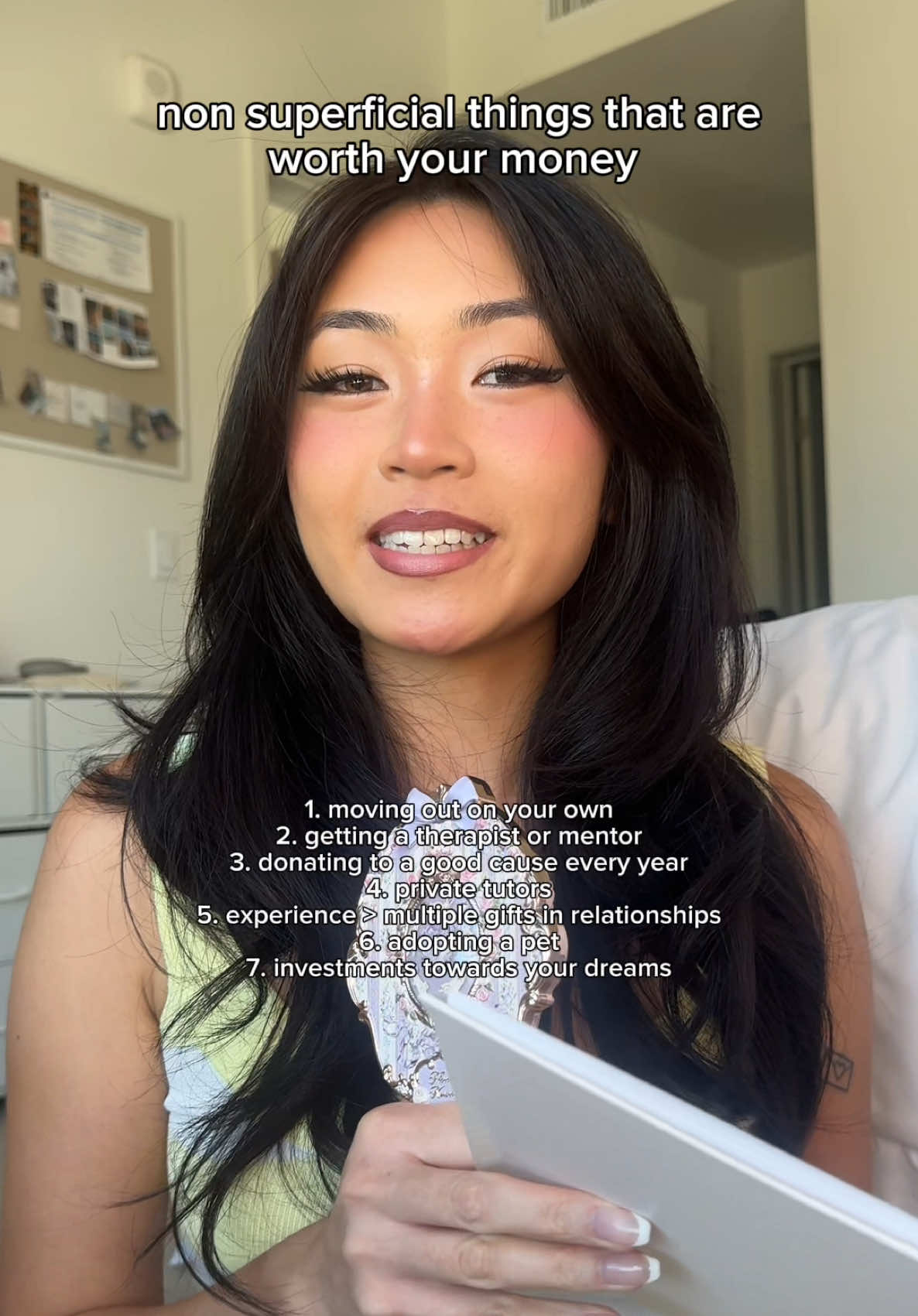@charlizeechiu