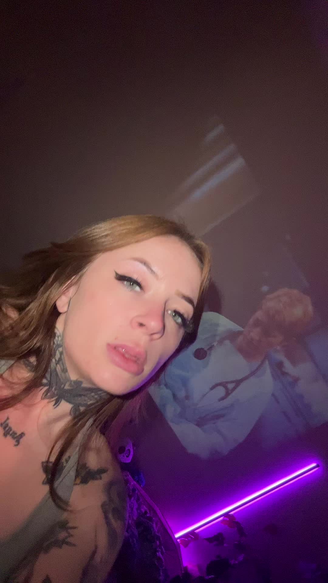 @_faithvixxen_