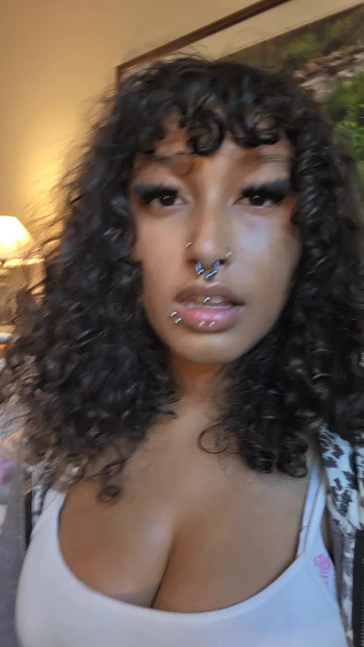 @🦄