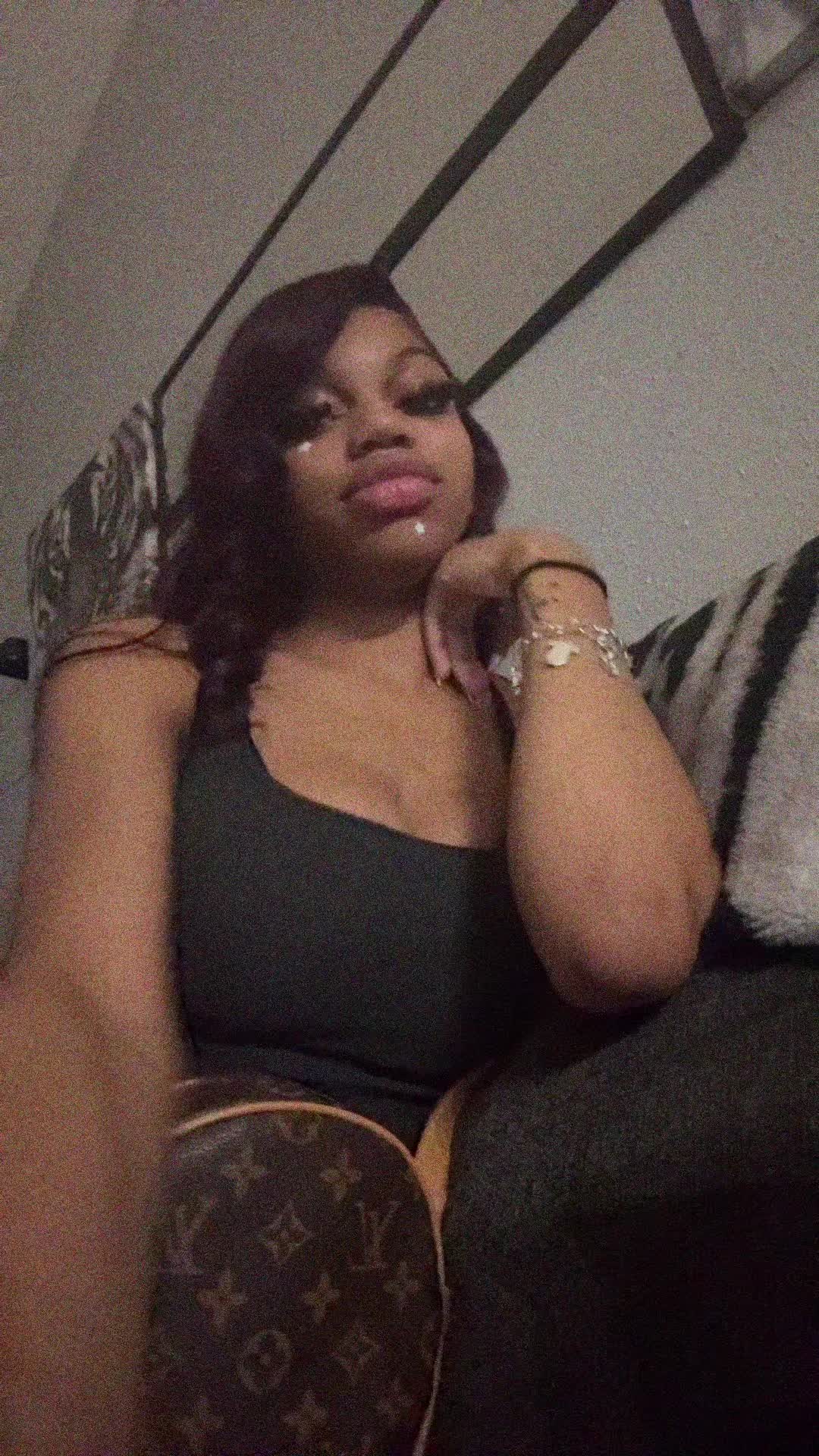 @👄.