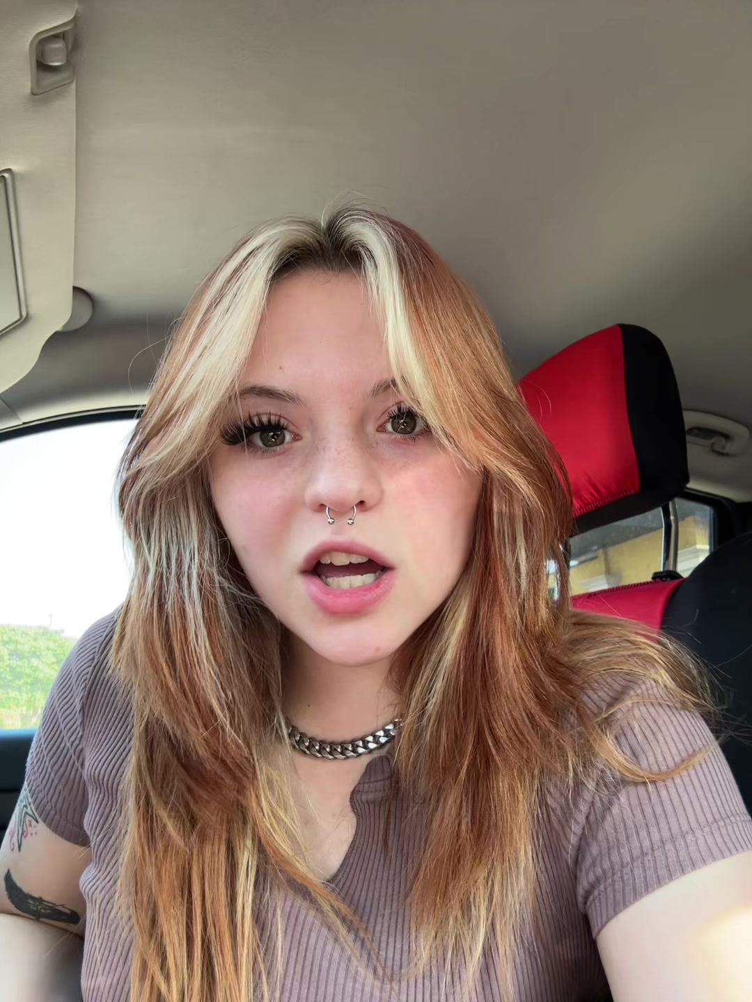 @:3