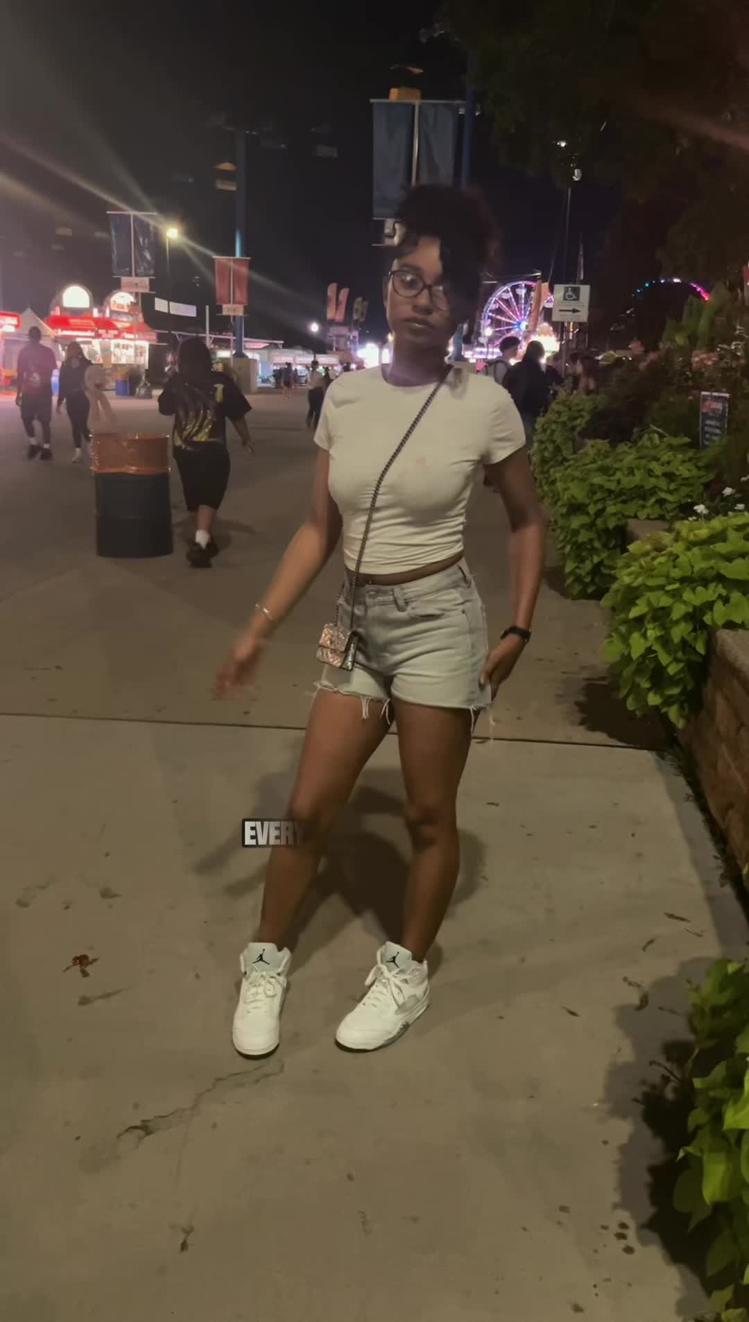 @️