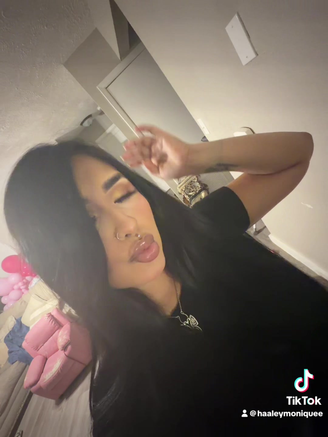 @Haley Monique🍒