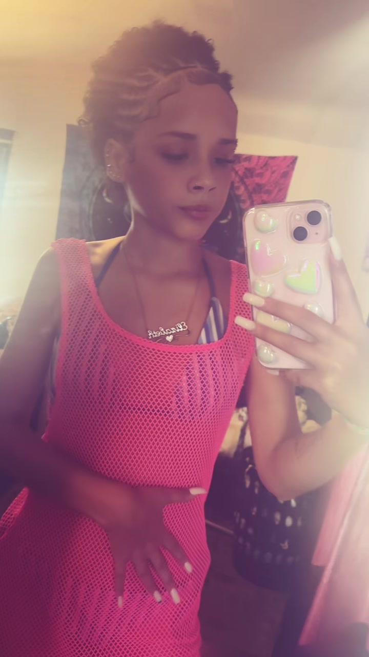 @Theyloveliz