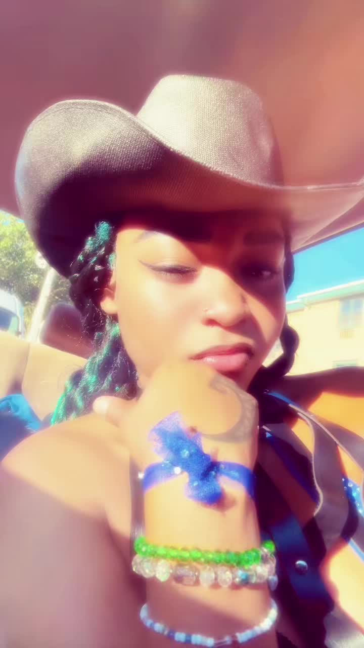 @PRETTY _GIRL_LOCA3๐๐ค