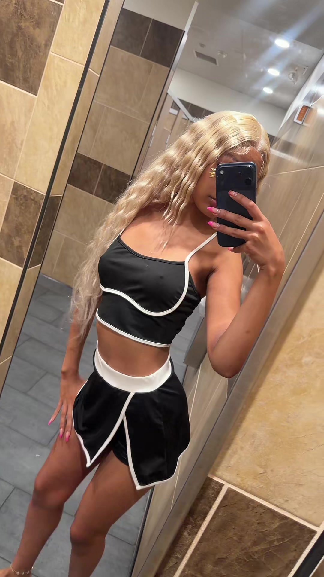 @Farahheartss