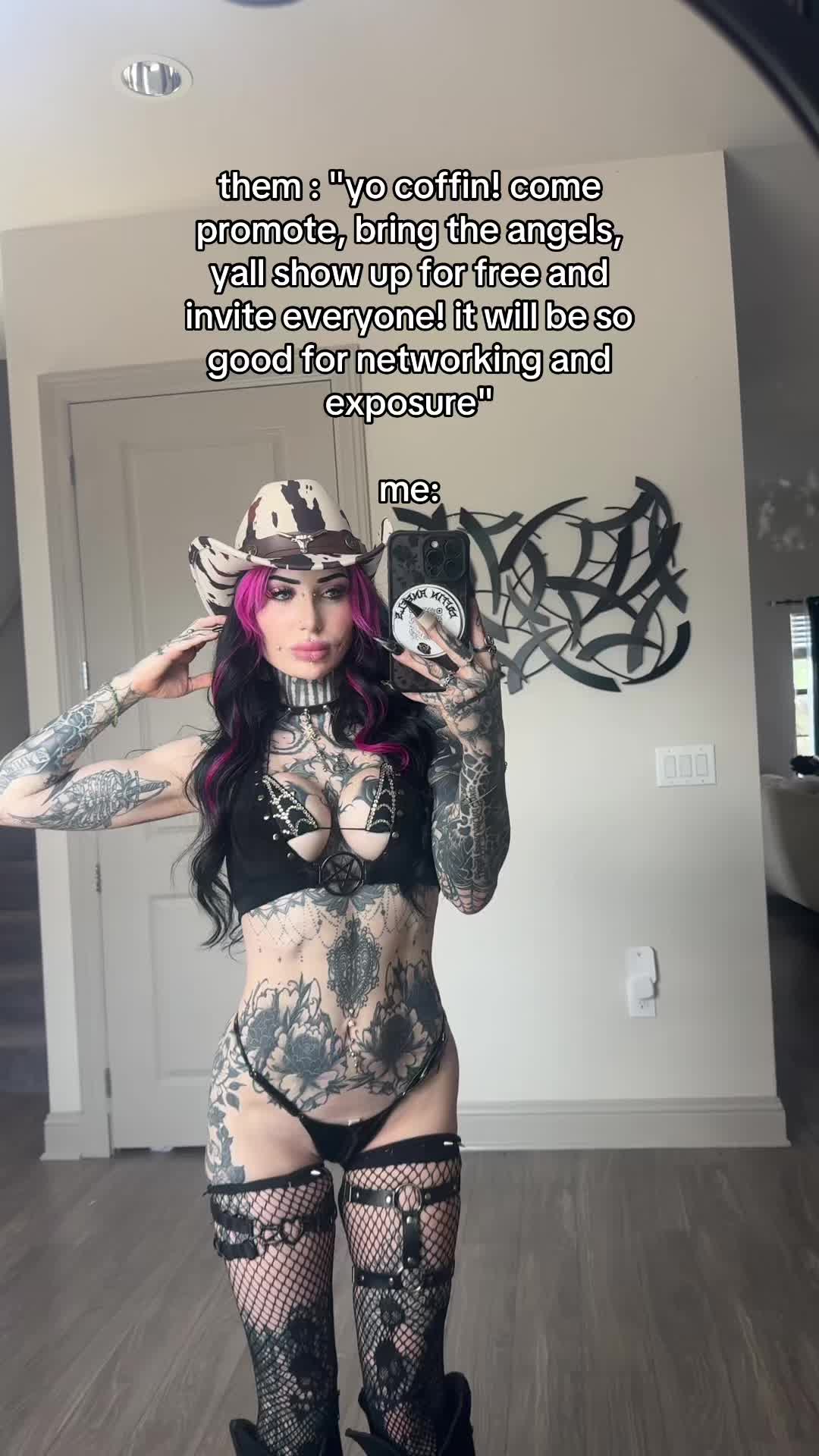 @xocoffinshorty