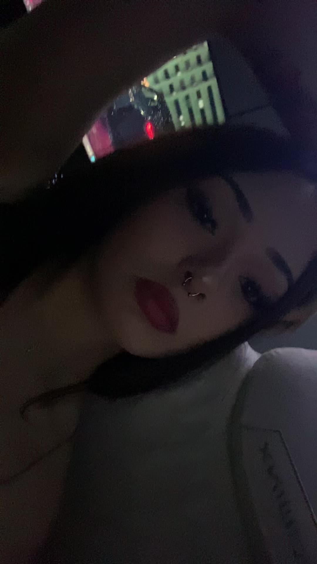 @⃟