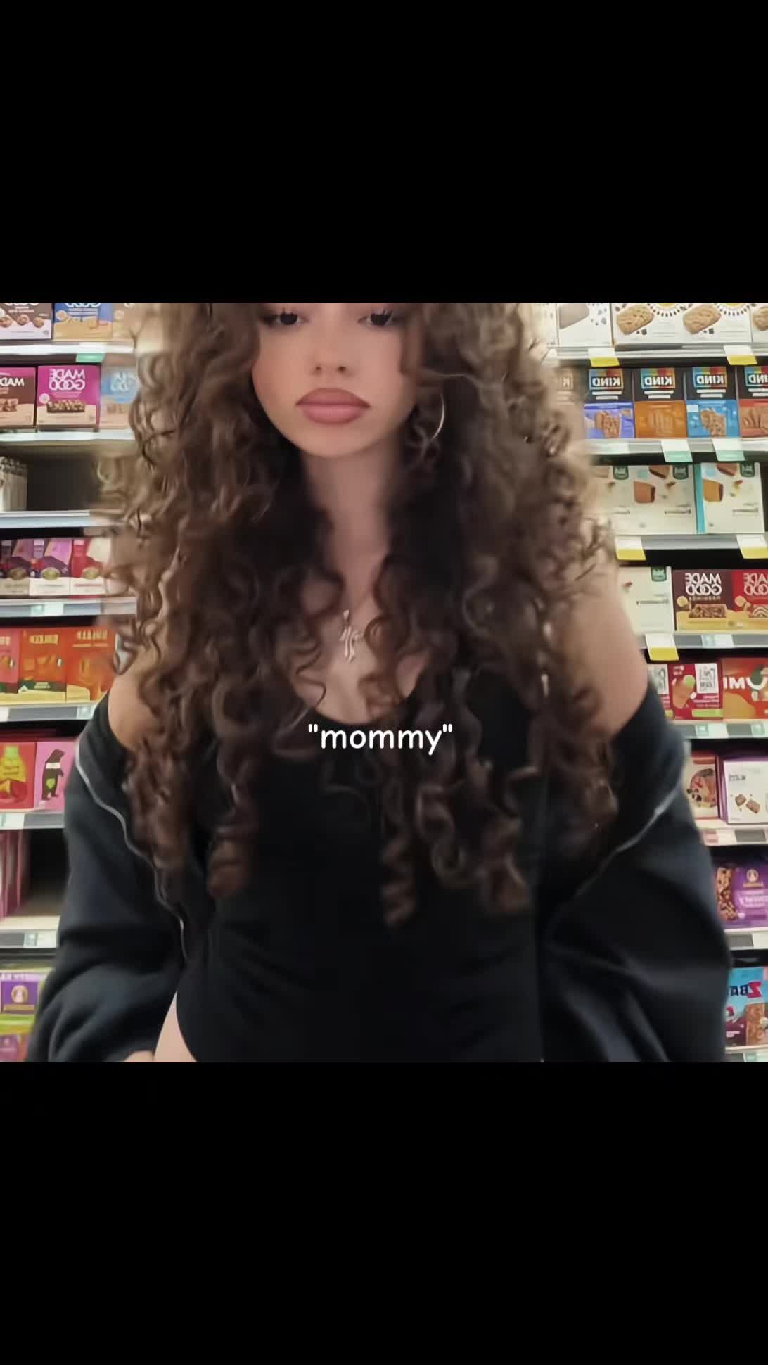 @maeveꨄ.