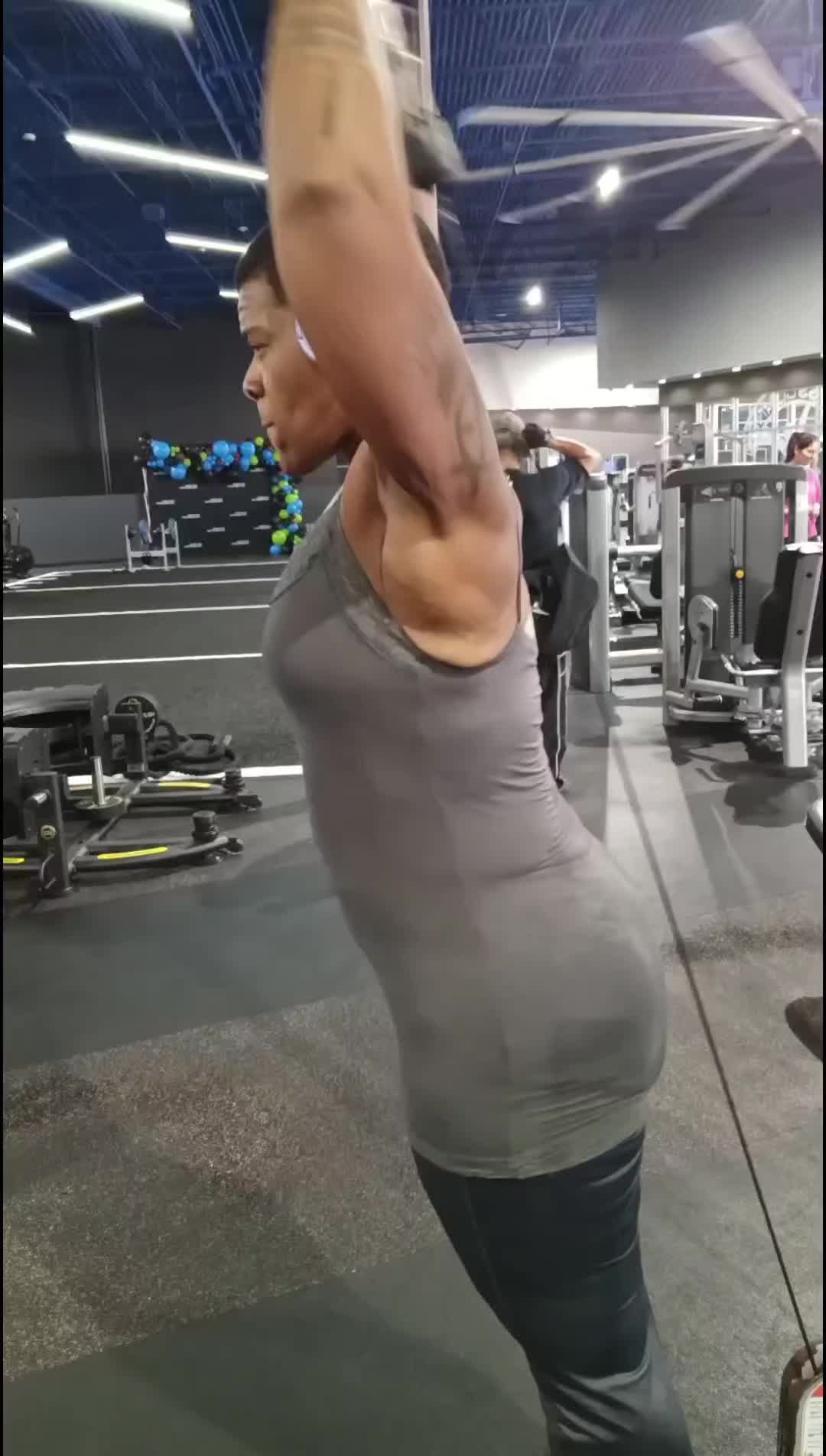 @locaknoni