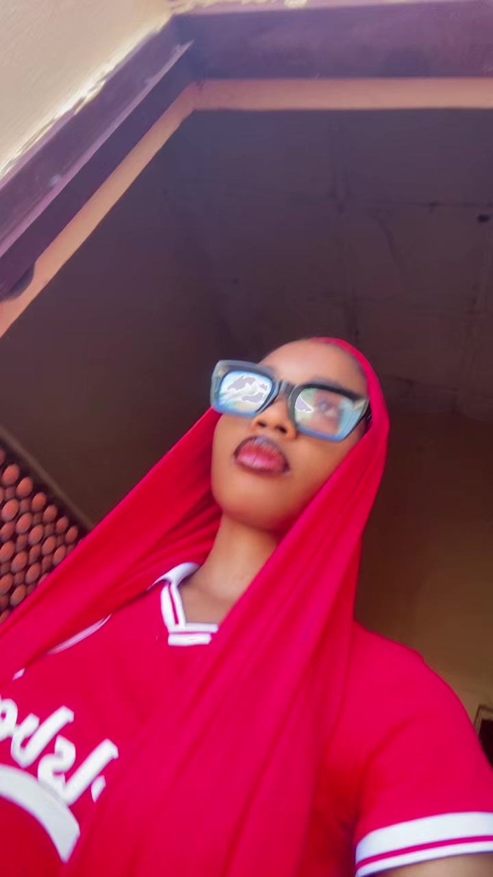 @Nee~yah💐🤍🌺