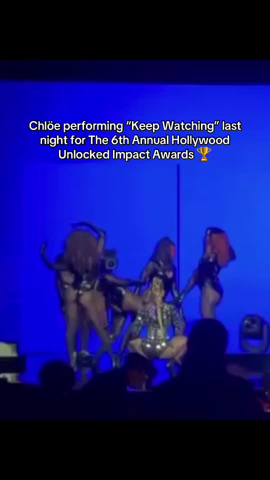 @The Chl&ouml;e x Halle Room