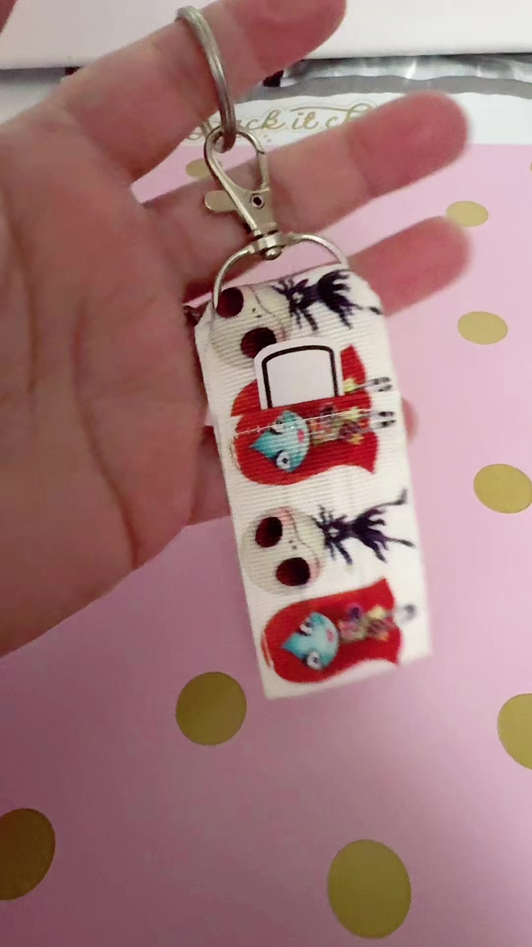 @NikkolieCrafts