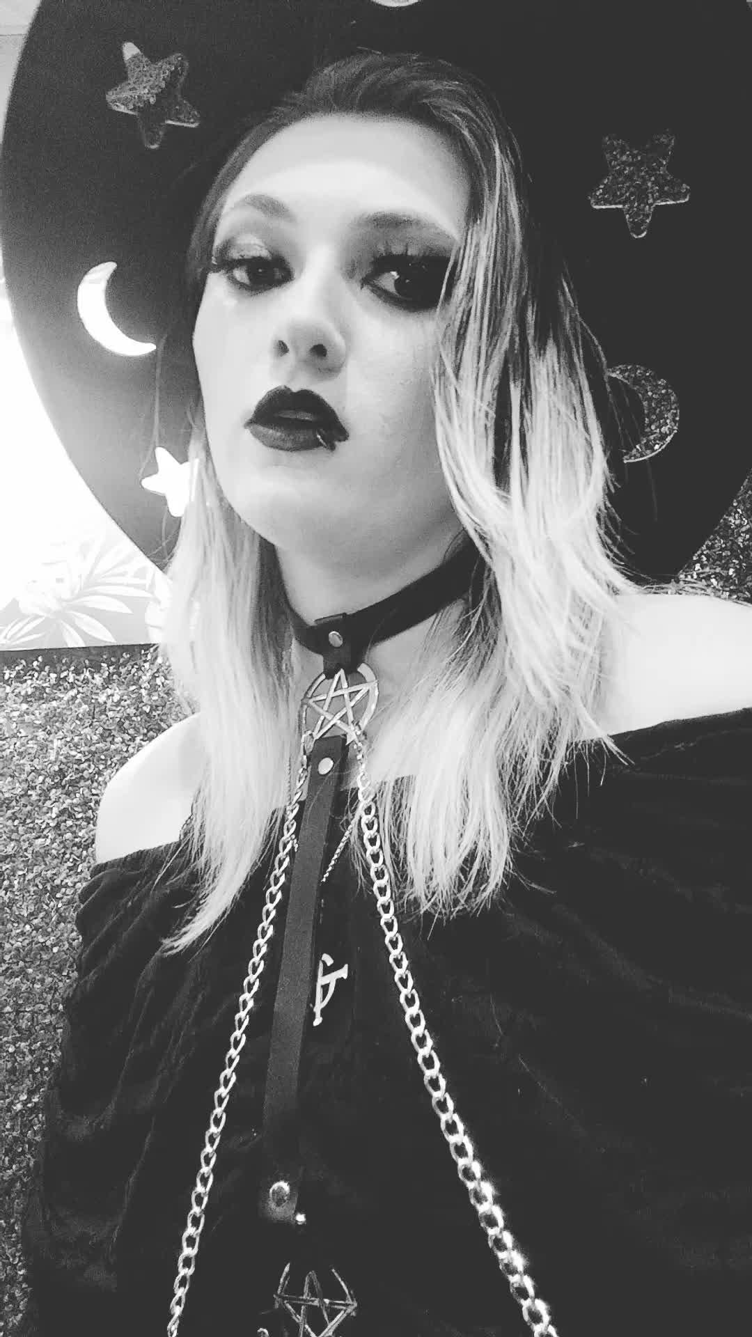 @Goth Mortician