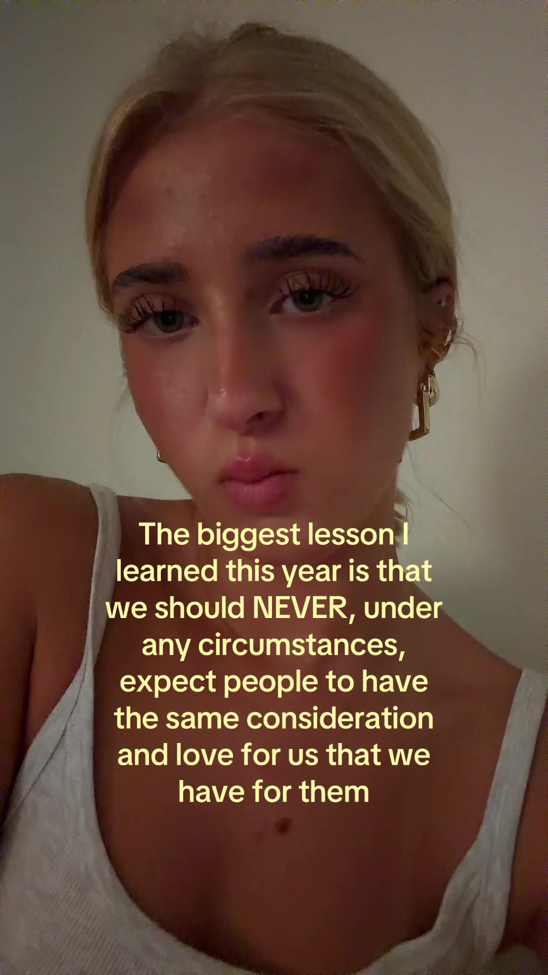 @theelliebarker