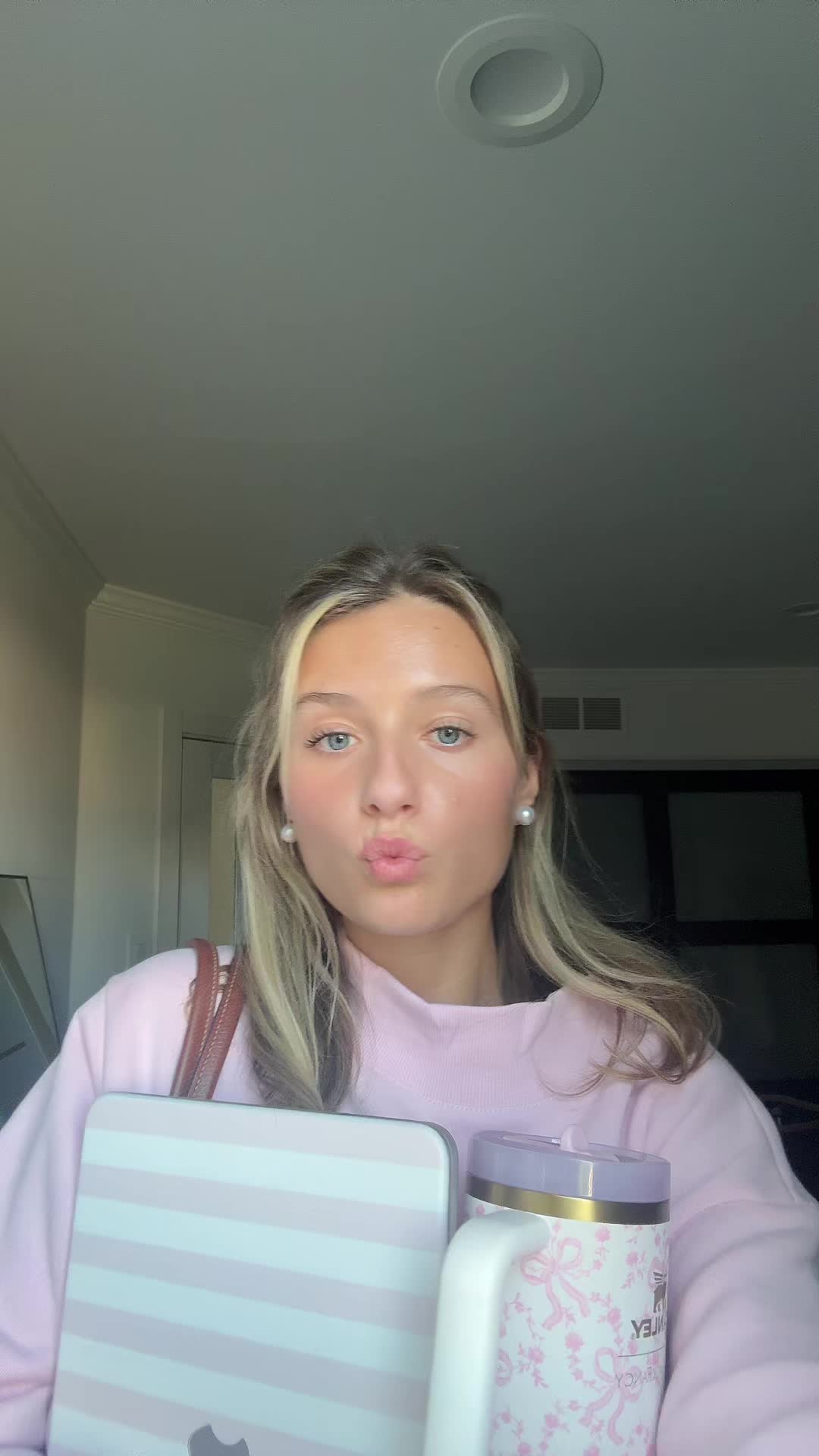@A N N A 🪽 ⭐️ ✨ 🛍️