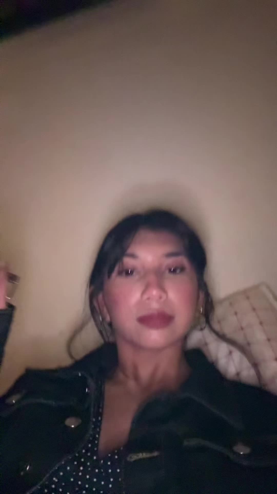 @:3