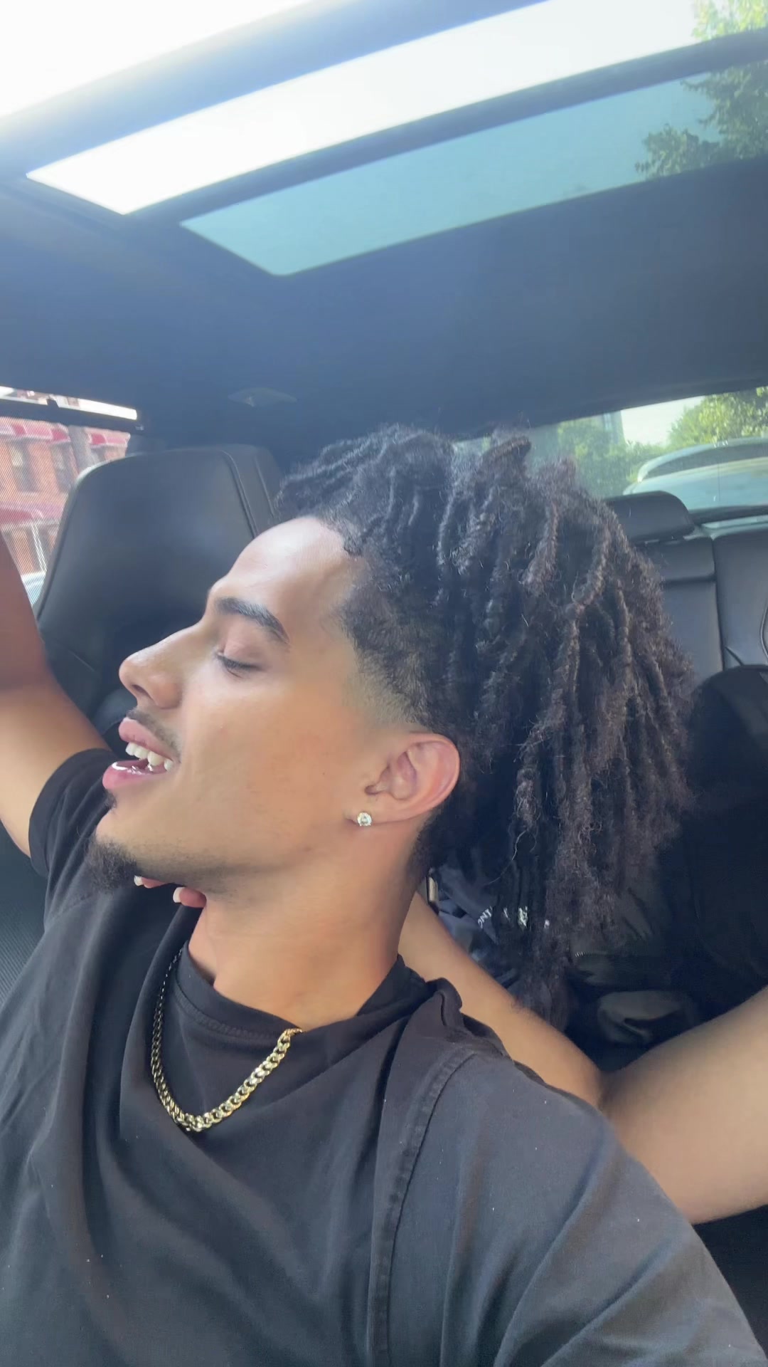@REL🤮🦋