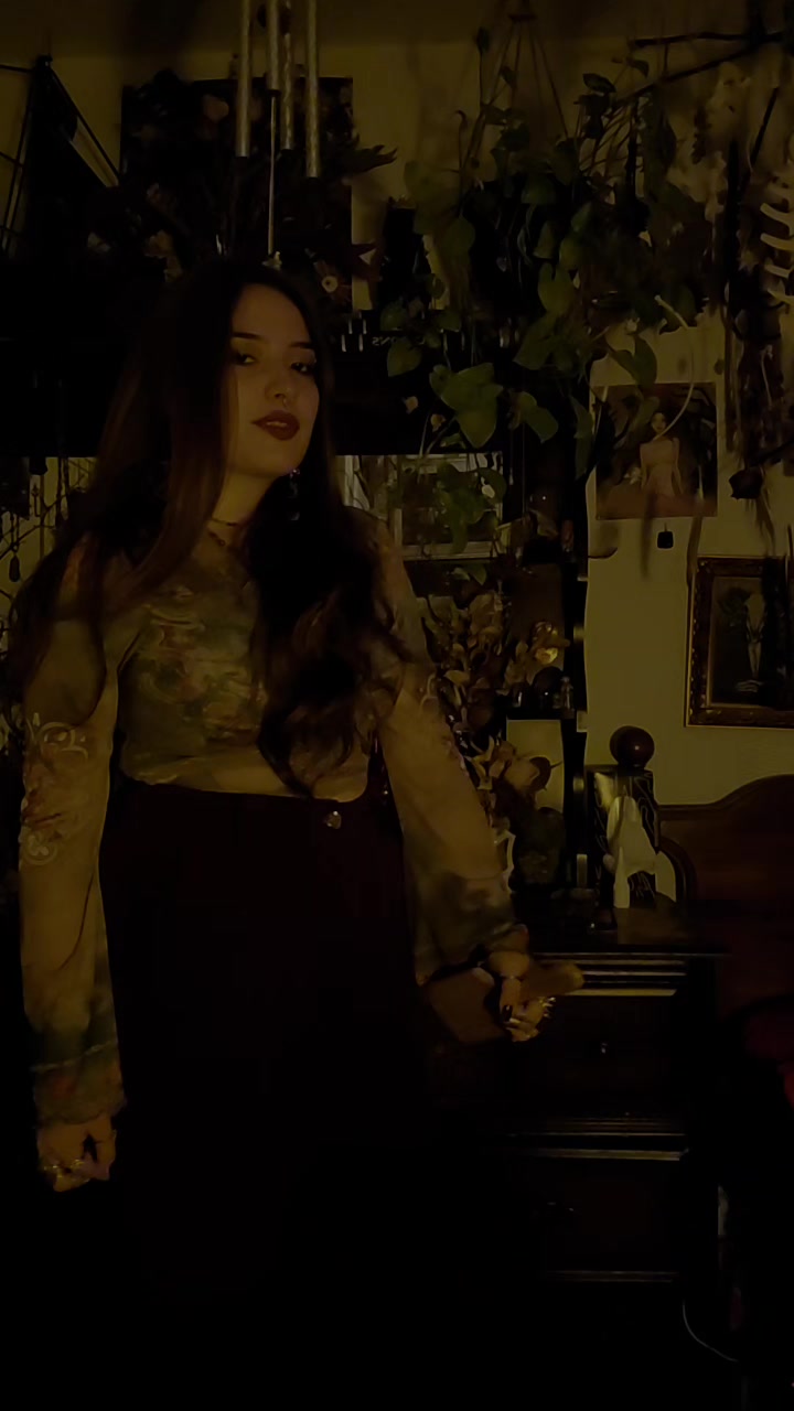 @Sarah_crows