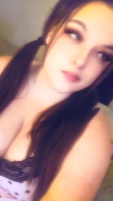 @🎀curvybratbabe71