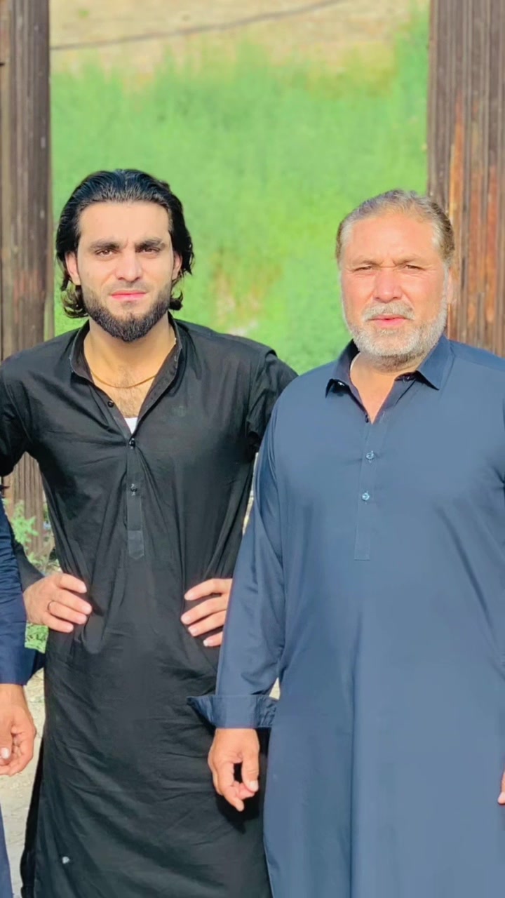 @Zubair pathan🤬