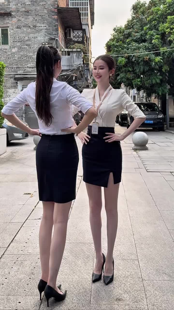 @Sally 雪莉 大笑笑