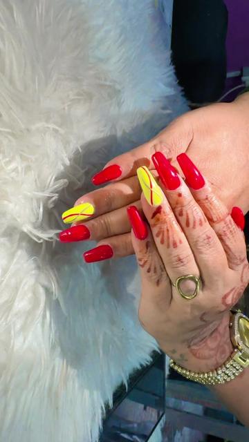 @Nail Hub