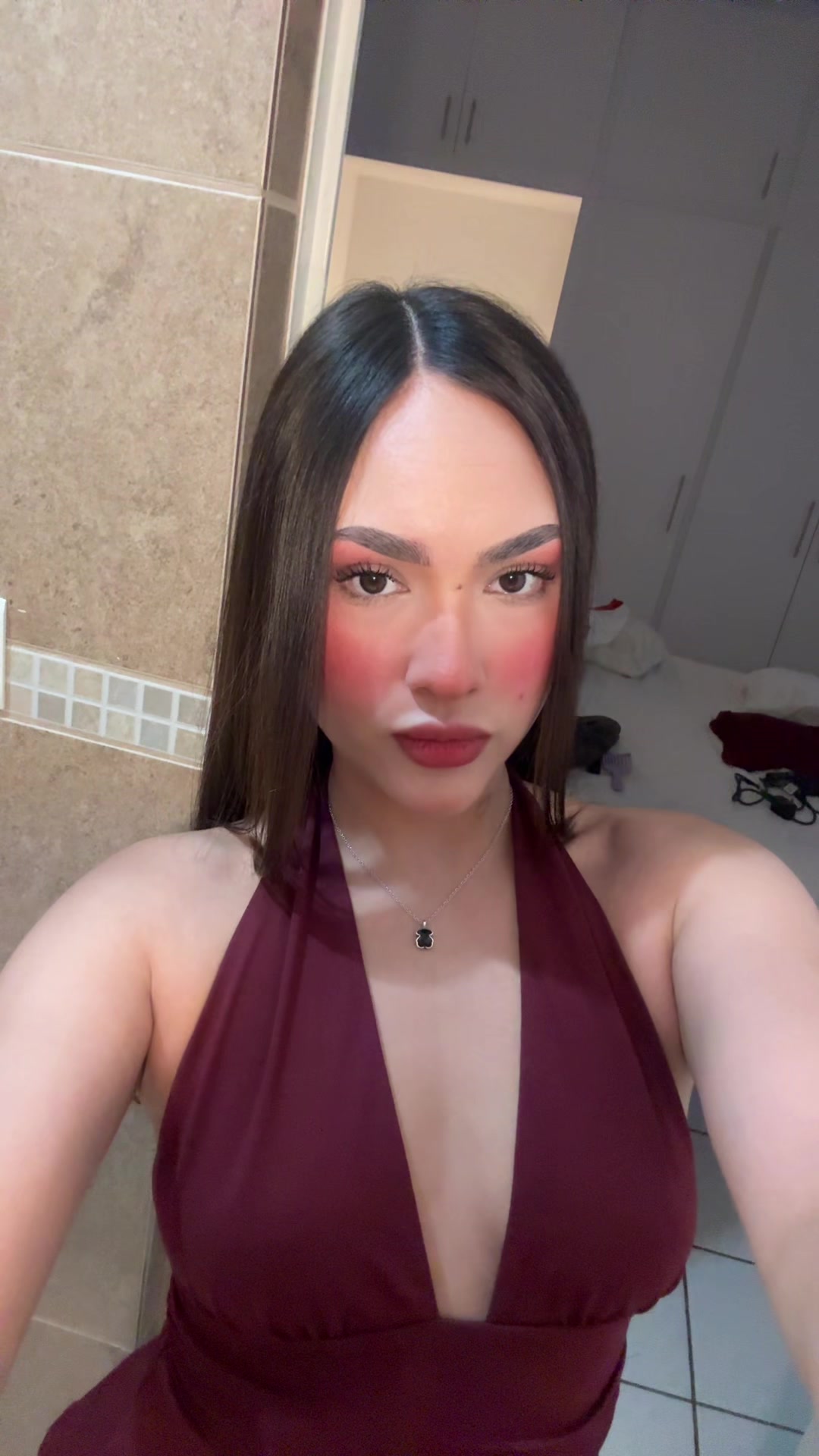 @nicolehertor
