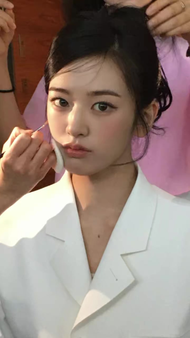 @Royal ( Fan acc )
