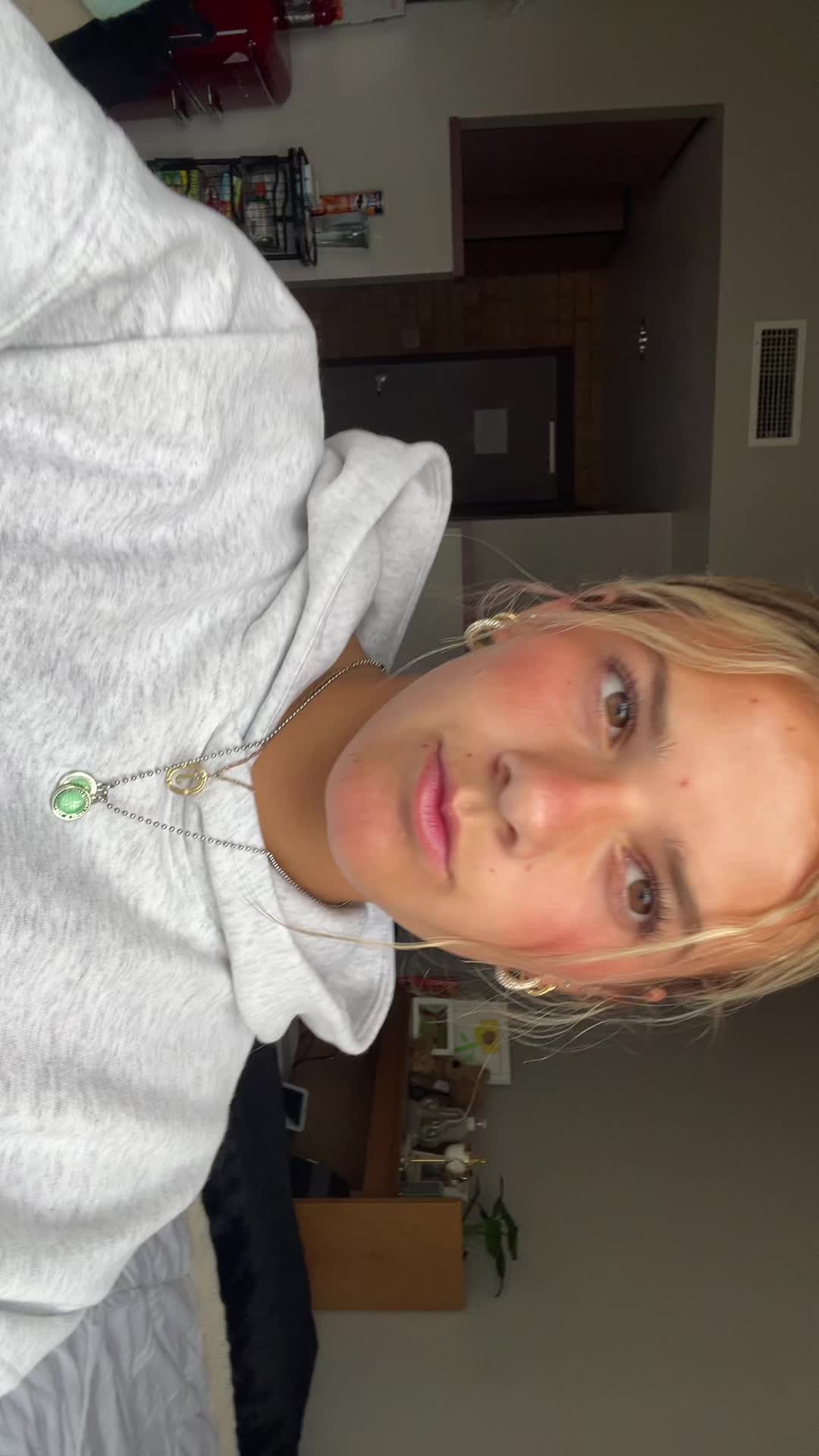 @notavawong